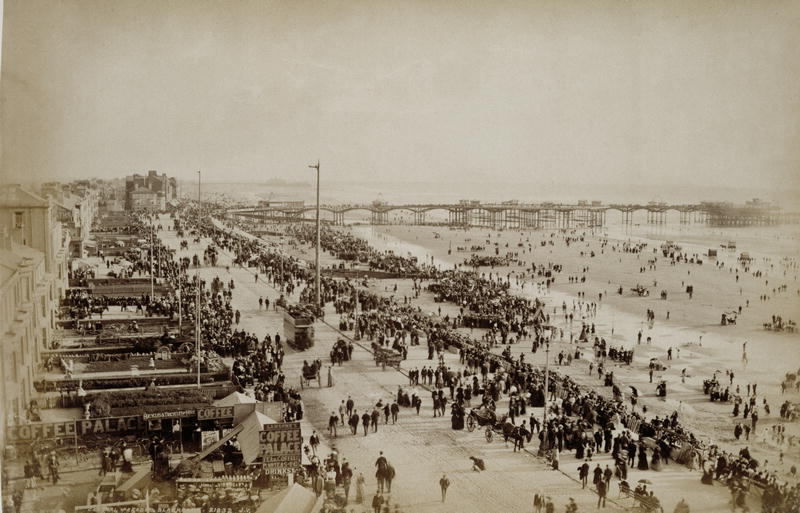 Blackpool Beach (b/w photo)  von English Photographer