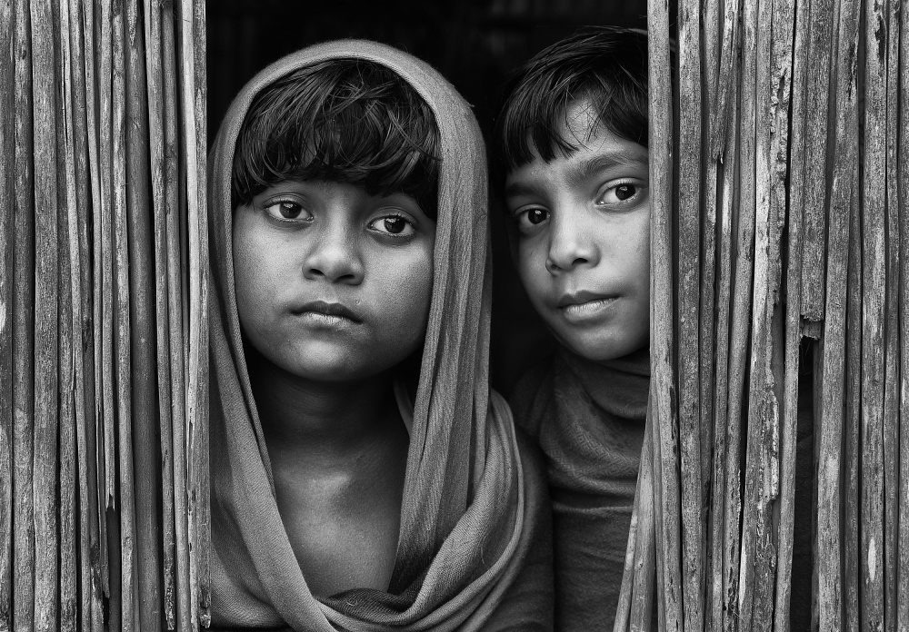 Two sisters von Abhraneel Chakraborty