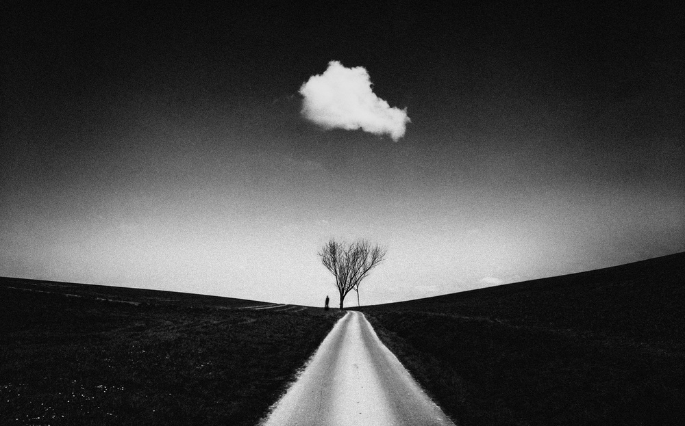 Stranger Distance von Adam Dauria ☂