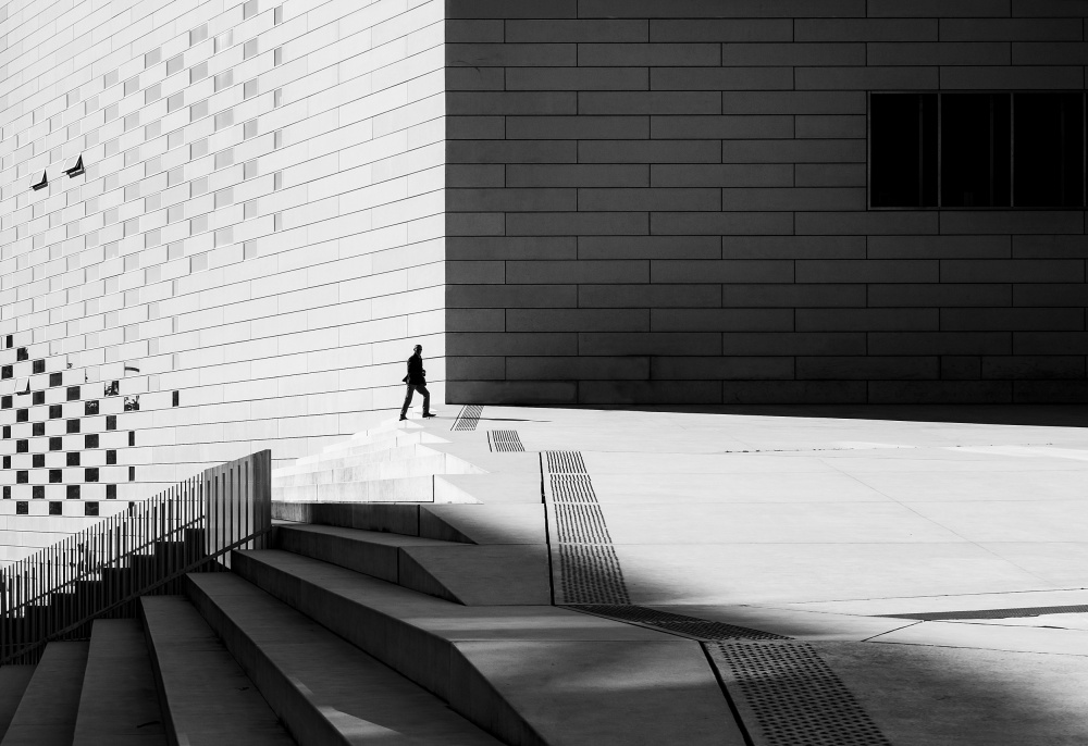 Composition with silhouette von Adolfo Urrutia