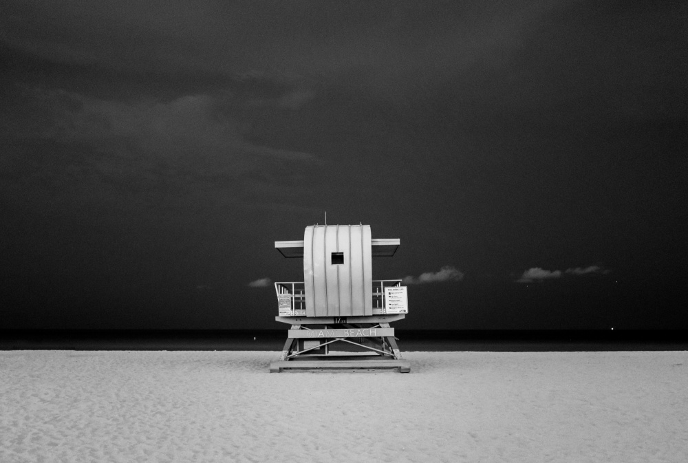 A different Miami Beach at Night von Adrian Peralta