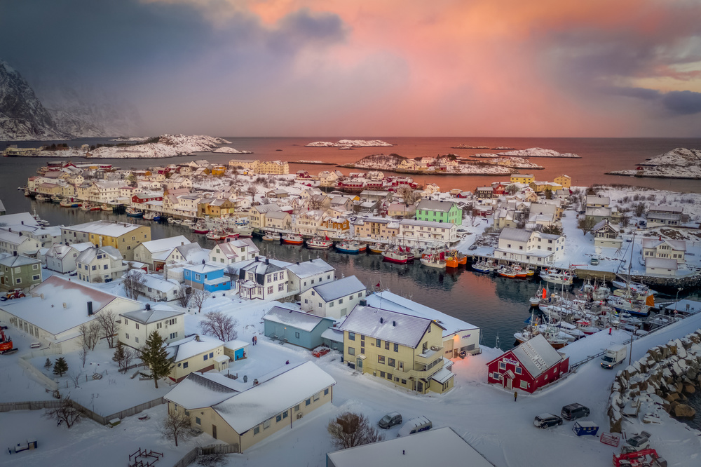 Henningsvaer von Adrian Popan