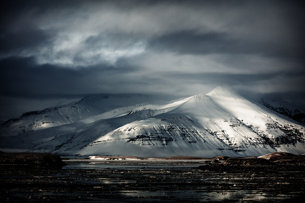 Icelandic Essentials von Adrian Popan