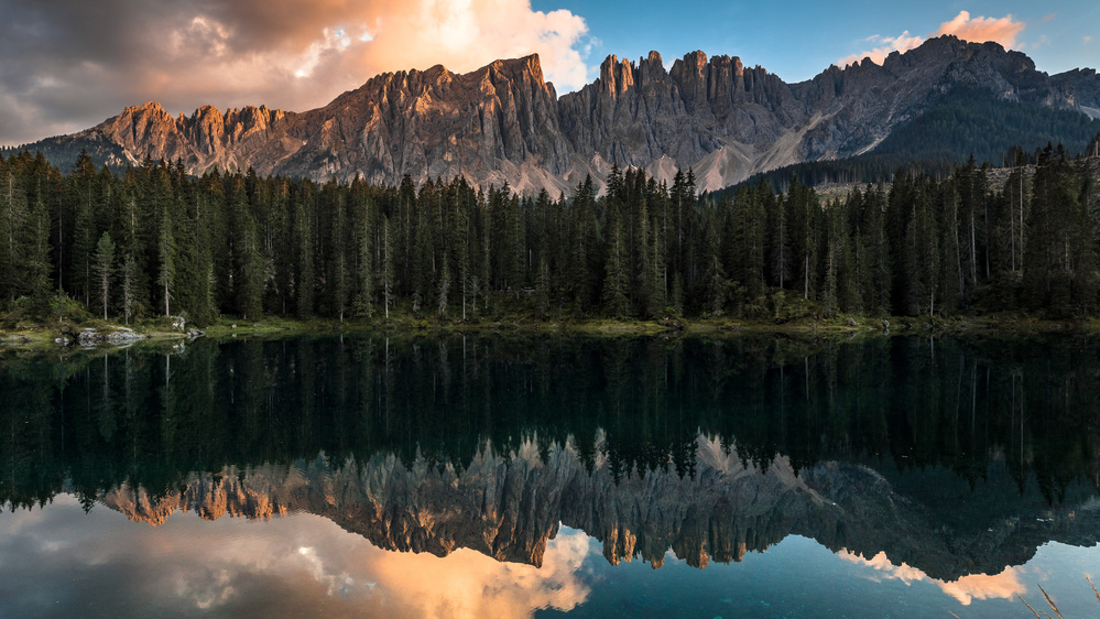 Sunset at Lake Carezza von Aguaneigra