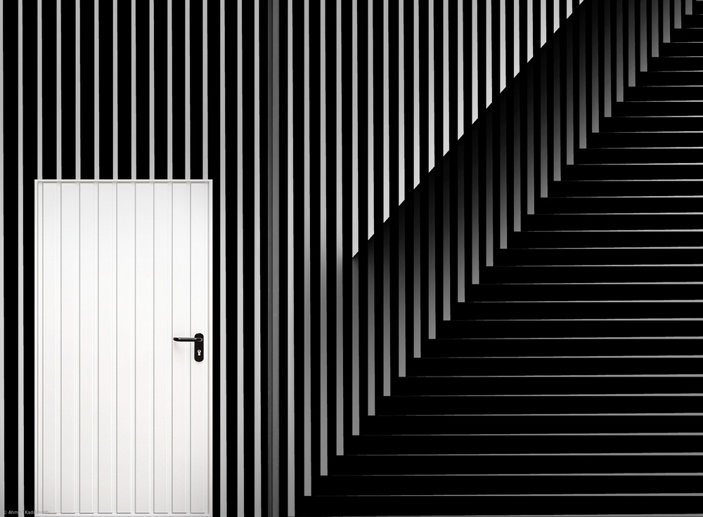 White Door 02 von ahmad kaddourah