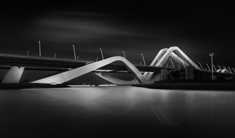 Wavy Bridge von ahmad kaddourah