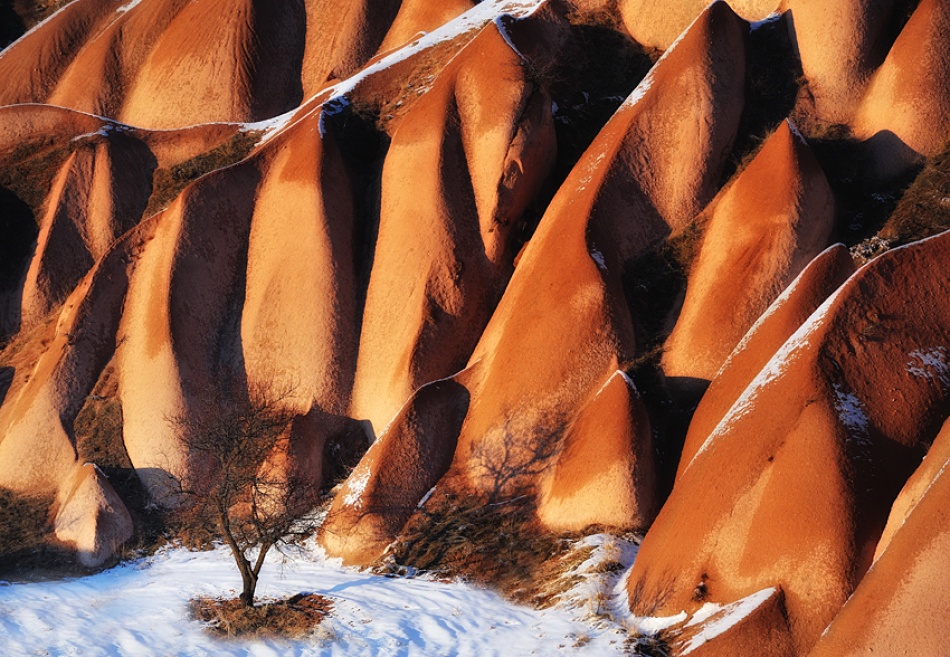 Winter Sun at Cappadocia von Ahmet Cetintas