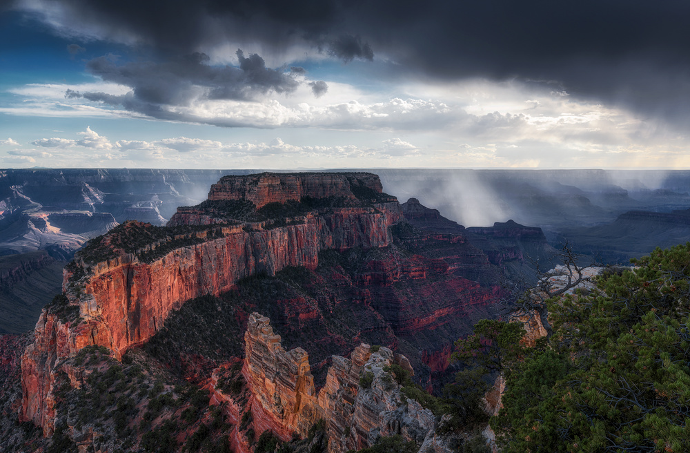 Scattered Showers at Grand Canyon von Aidong Ning