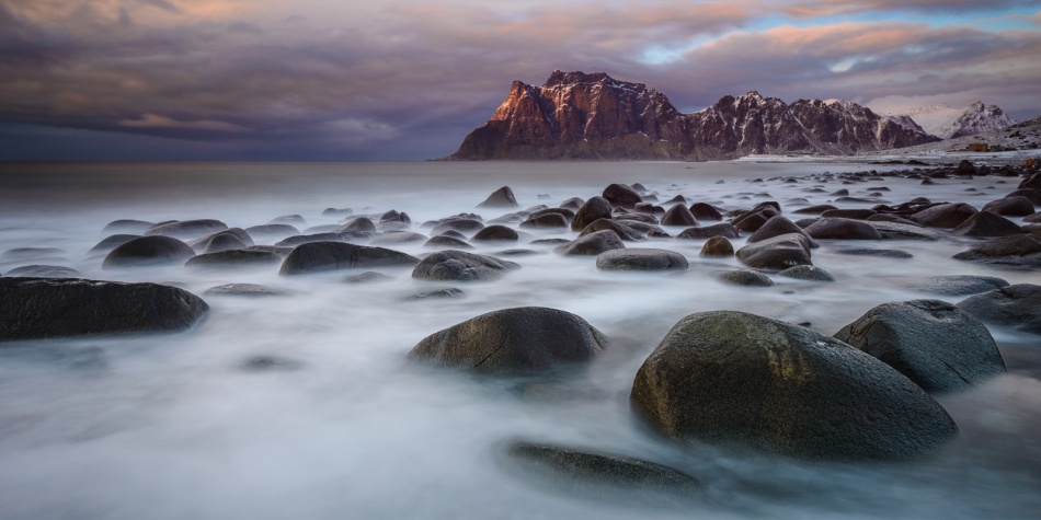 Last Light, Skagsanden Beach, Flakstadøya, Norway von Ajit Menon