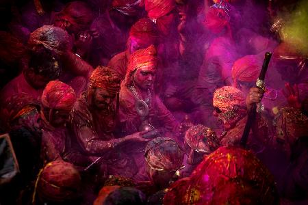 Chanting at Holi