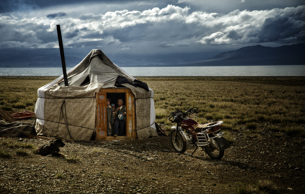 Alone in mongolian steppe von Alain Mazalrey