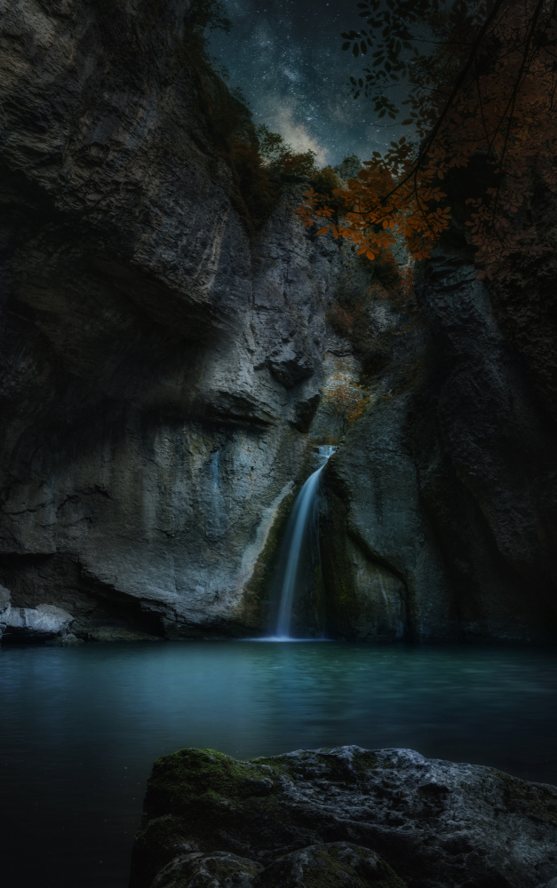 Haunted waterfall von Albena Markova