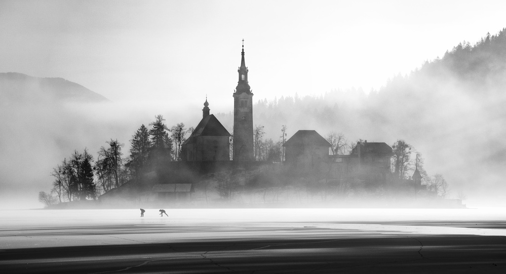 Ice skating von Ales Krivec