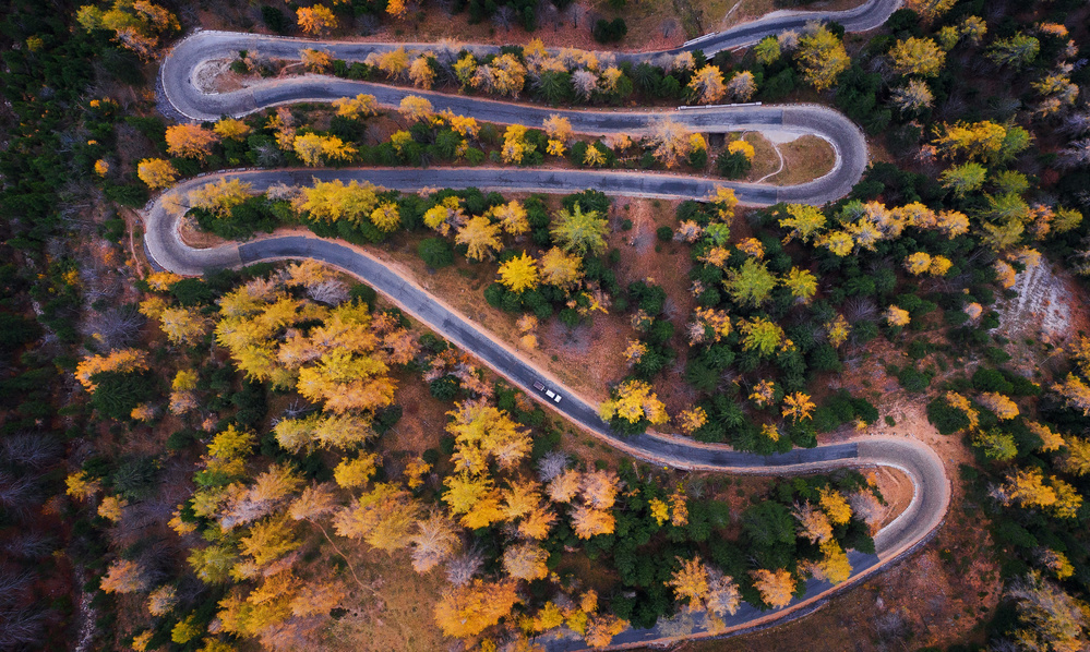 Aerial view of Vrsic mountain pass von Ales Krivec