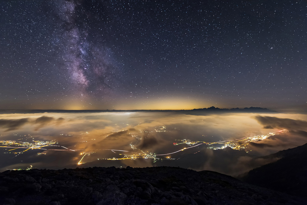 Milky way over Triglav von Ales Krivec