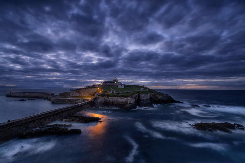 ultimas luces en el faro von Alfonso Maseda Varela