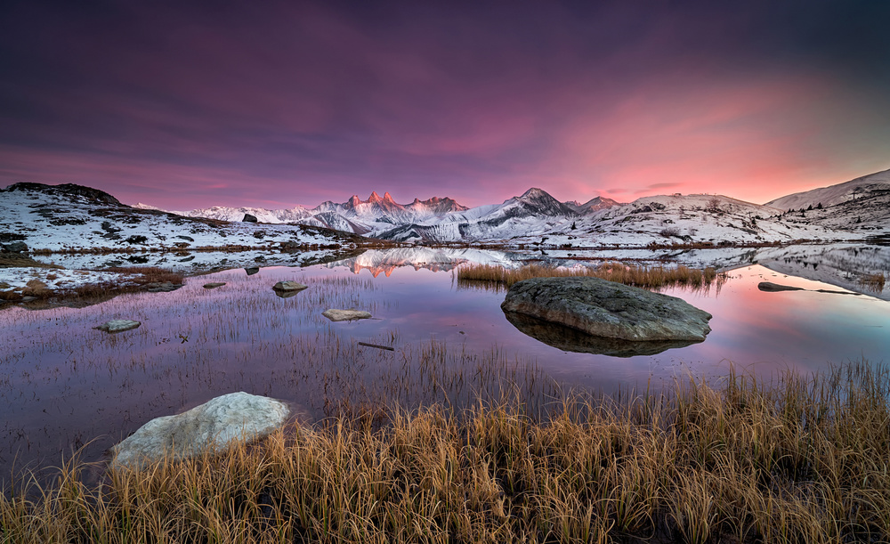 Mountainous reflections von Álvaro Pérez &amp Jose M. Pérez. Brothers