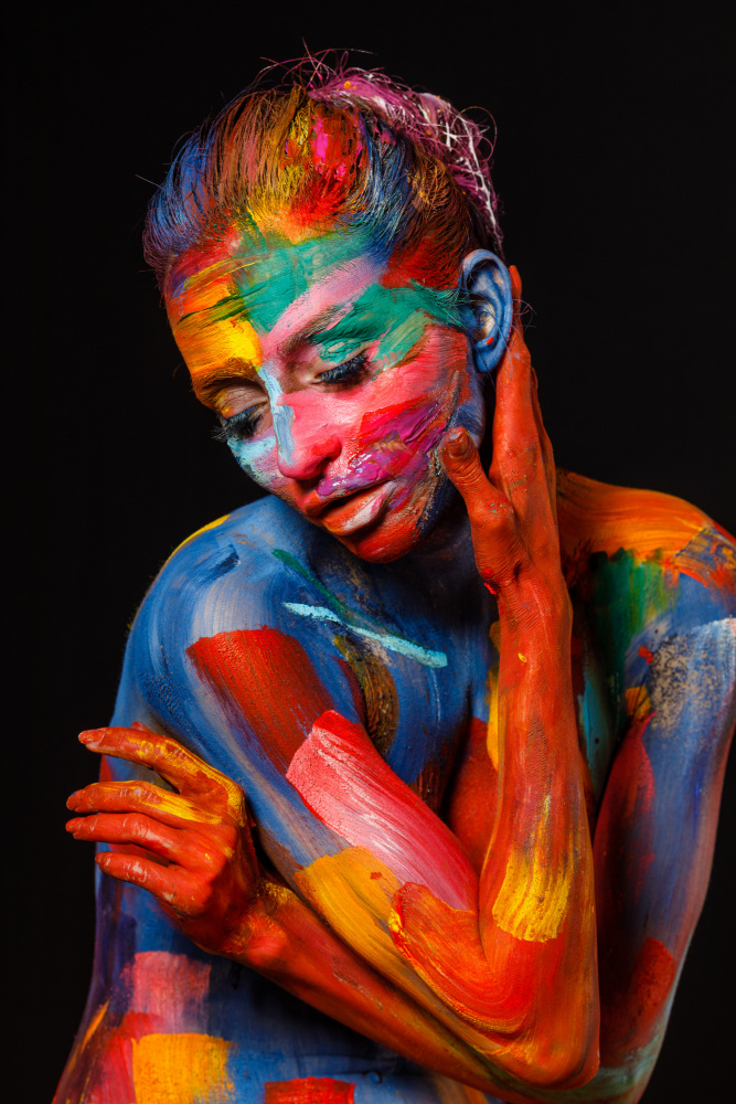 Polychromaticity is Only Skin Deep von Amalya Shandelman