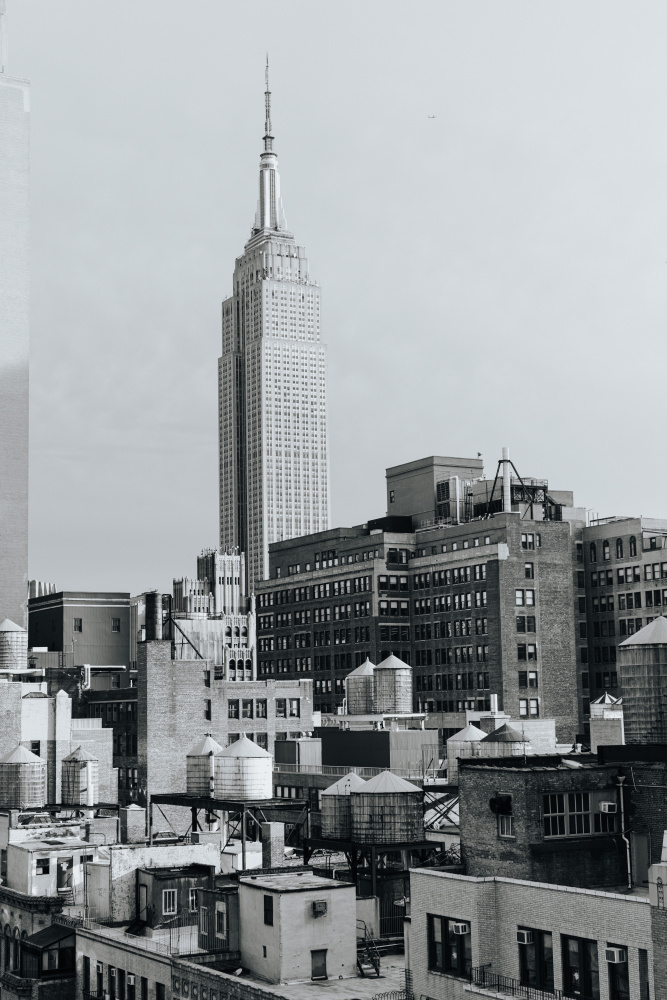 Empire State of Mind Black and White von Amanda Morie