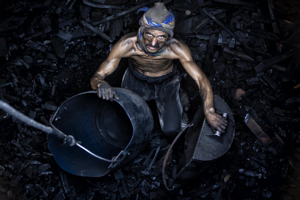 The coal worker von amir masoud arabshshi