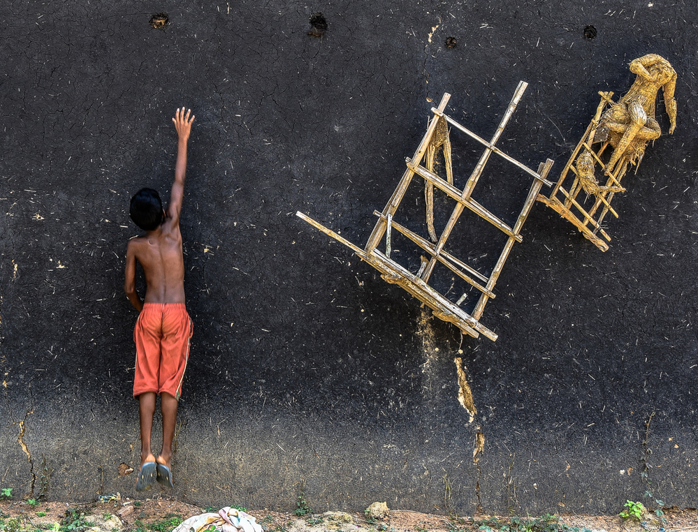 The Hanging Idol von Amit Paul