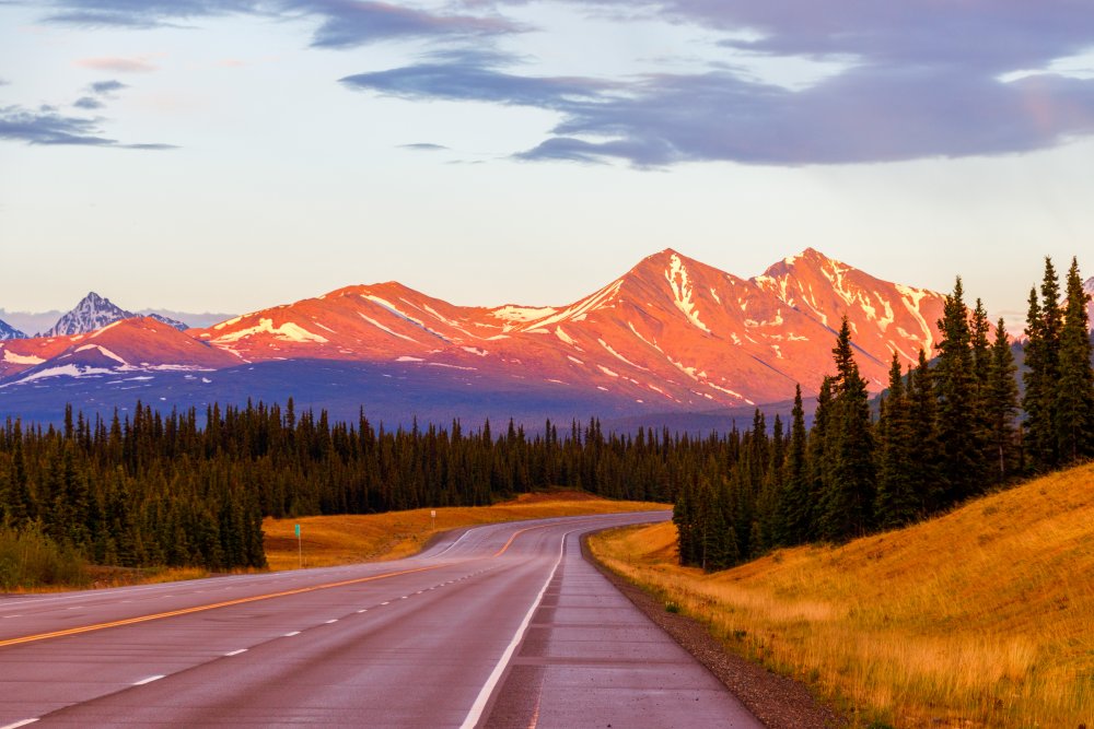 Midnight Sunset in Alaska von Anatoliy Kosterev