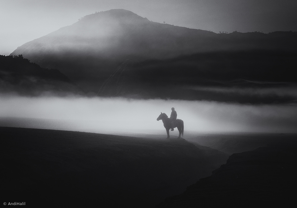 Morning in Bromo von Andi Halil