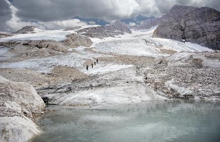 Expedition to the Glacier