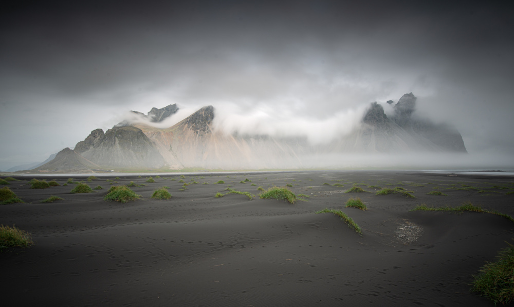 Misty morning at Vestahorn von Andrea Auf dem Brinke