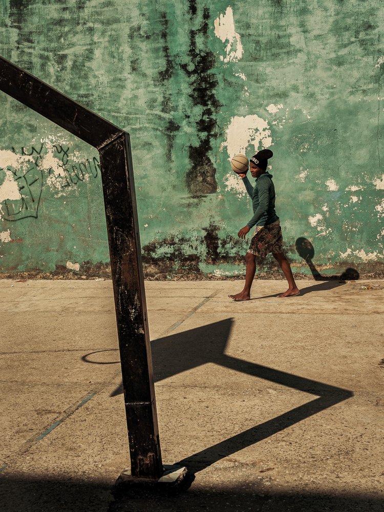 Playing Basketball von Andreas Bauer