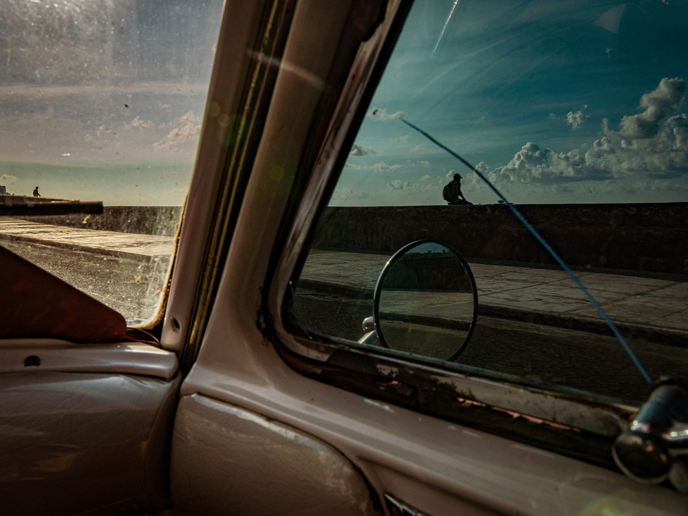 Through the Window von Andreas Bauer