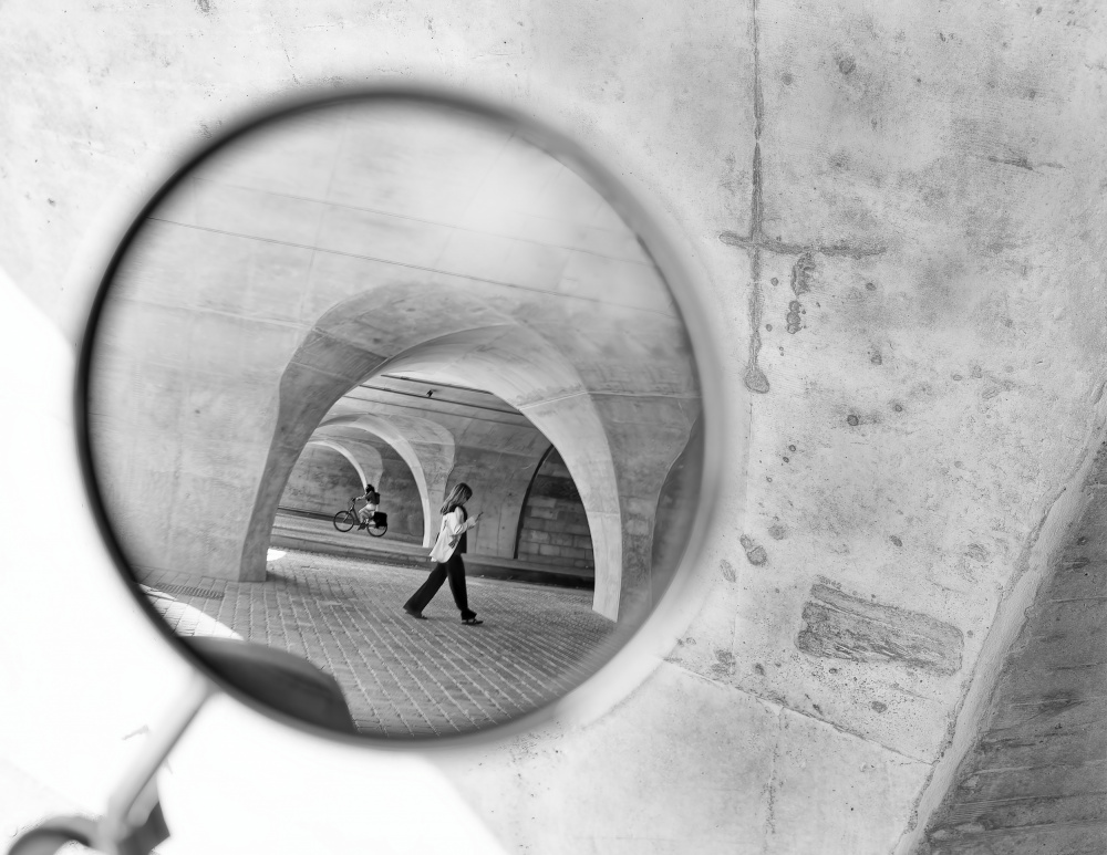 mirror on the wall von Andreas Timar