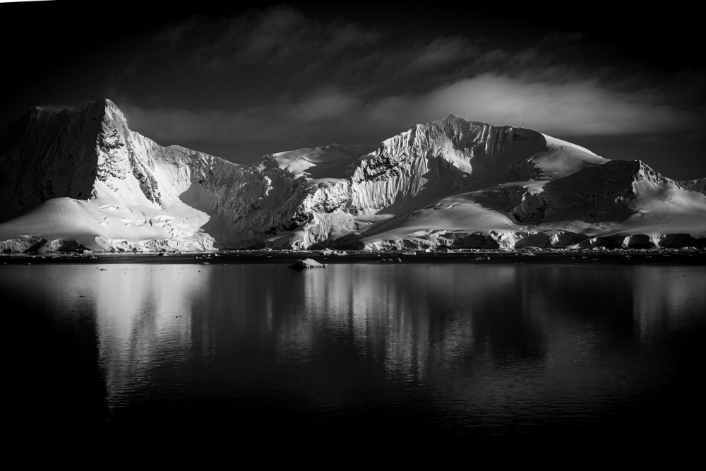 Antarktica Mountain von Andreas Woernle