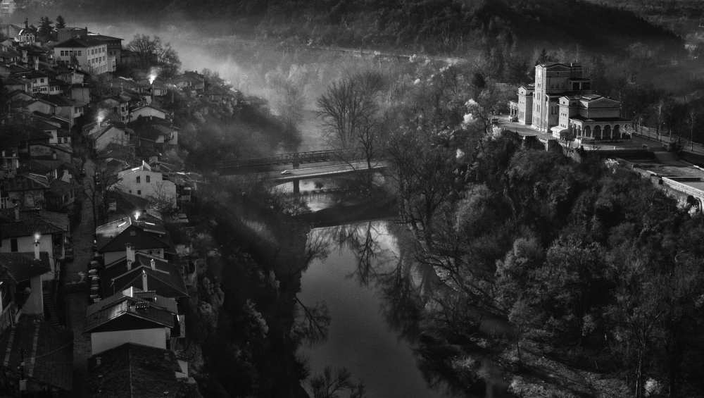 A beautiful morning in Veliko Tarnovo von Andrei Nicolas