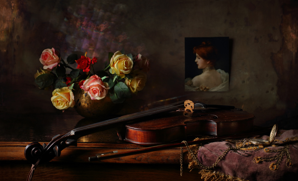 Still life with violin and flowers von Andrey Morozov