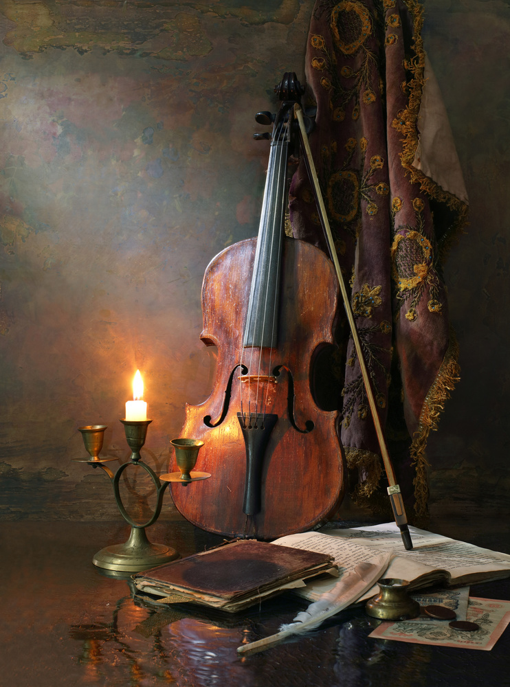 Still life with violin and candle von Andrey Morozov