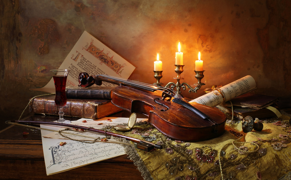 Still life with violin and candles von Andrey Morozov