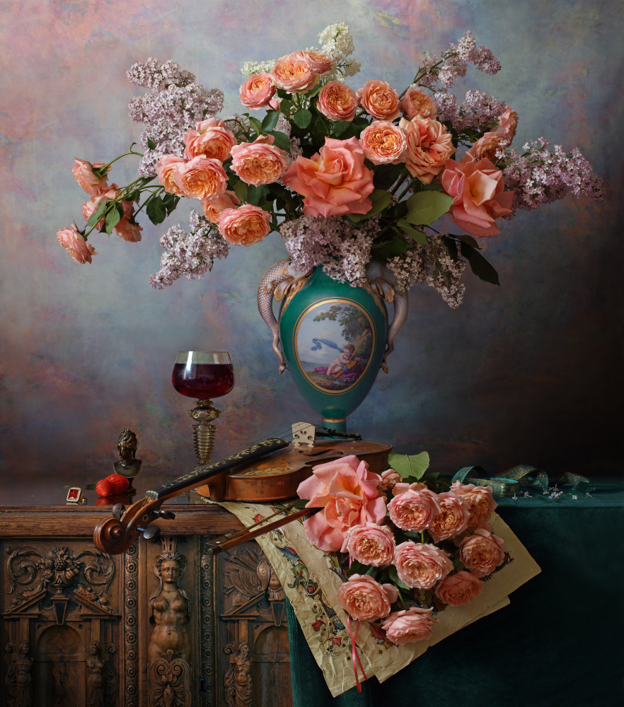 Still life with violin and roses von Andrey Morozov