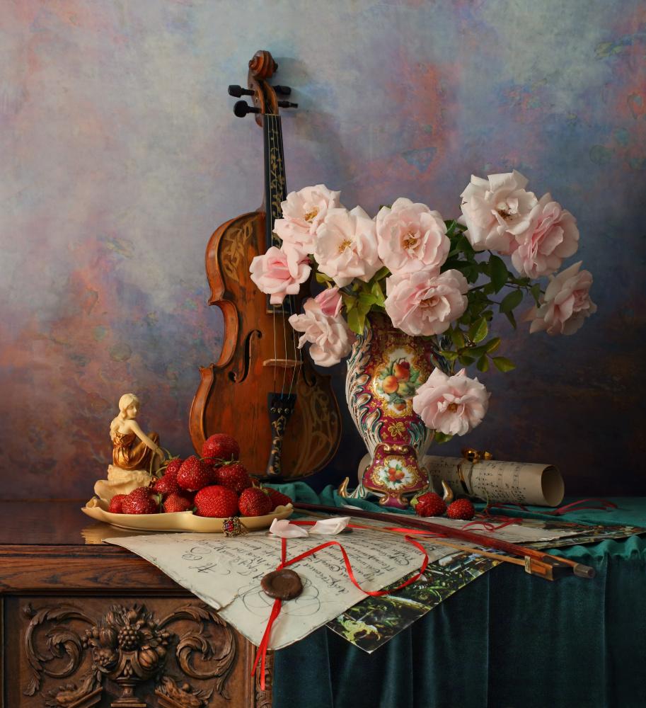 Still life with violin and roses von Andrey Morozov