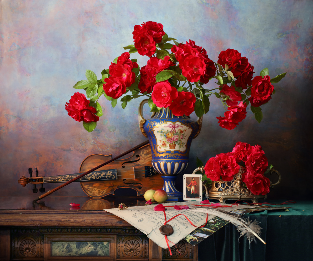 Still life with violin and red roses von Andrey Morozov