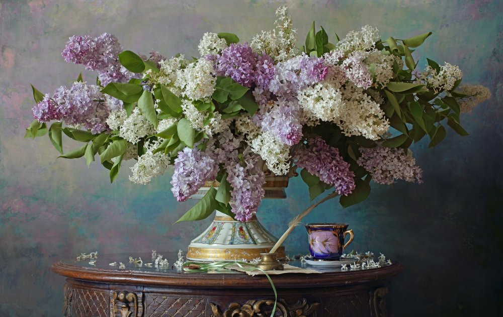 Still life with lilac flowers von Andrey Morozov