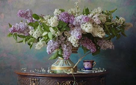 Still life with lilac flowers