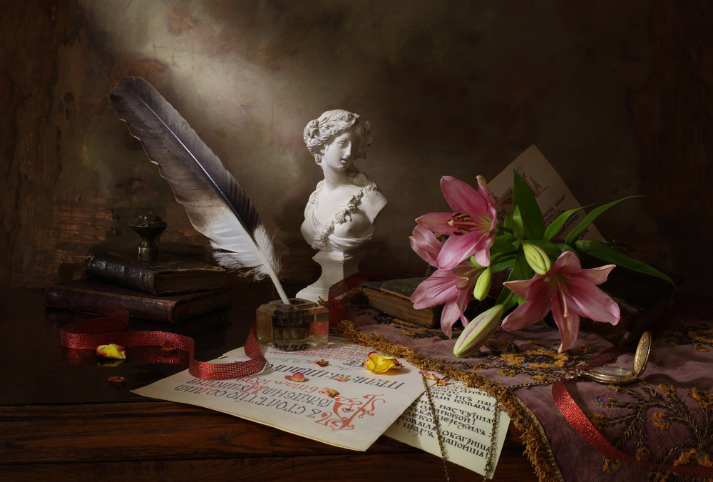 Still life with lily and bust von Andrey Morozov