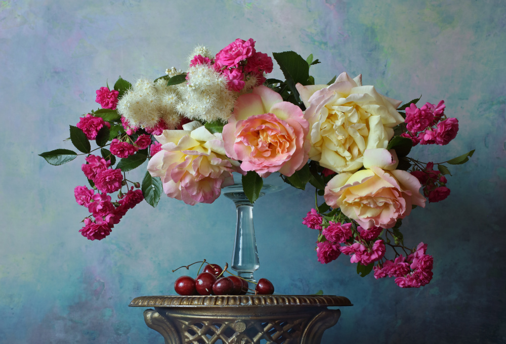 Still life with roses von Andrey Morozov