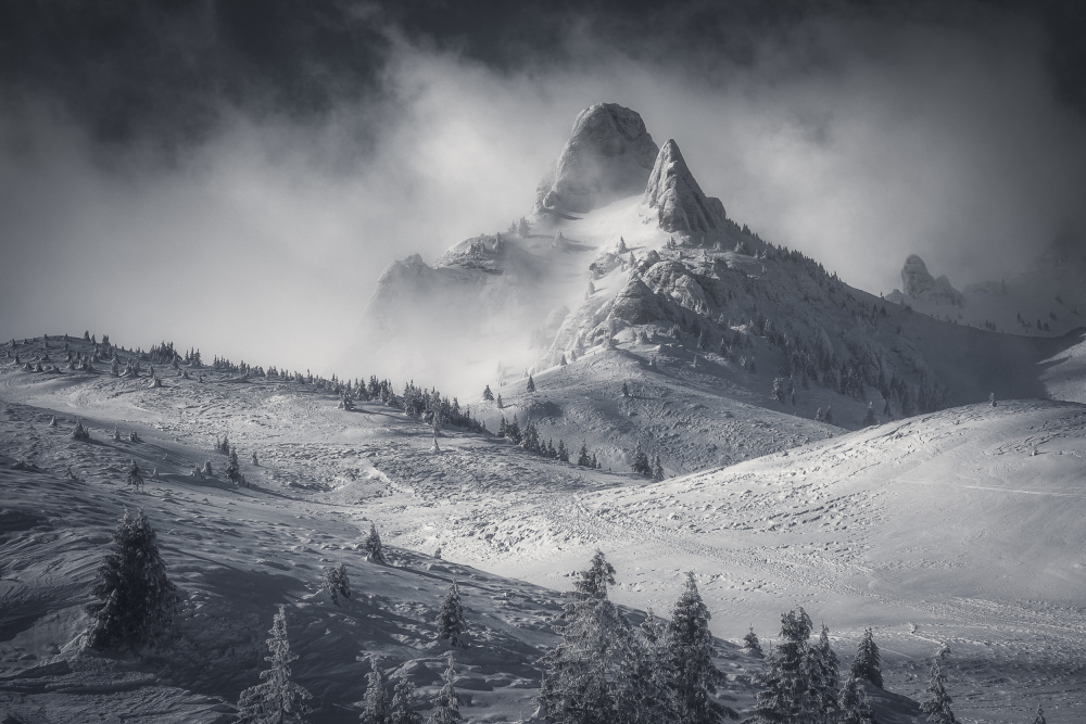 Dramatic Mountain von Anghel Rusu