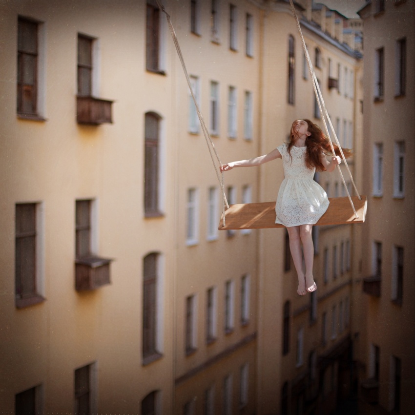 The swings von Anka Zhuravleva