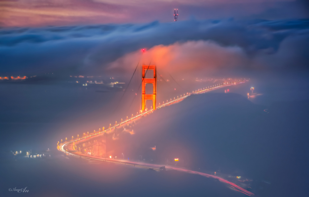 Fog Nighttime on Golden Gate Bridge von ANNA AN