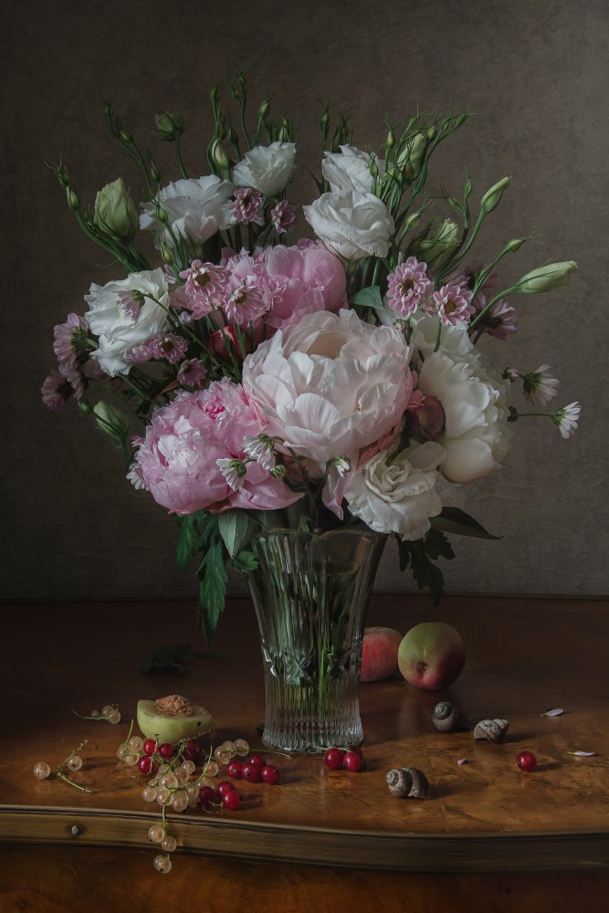 Peonies and eustoma von Anna Petina