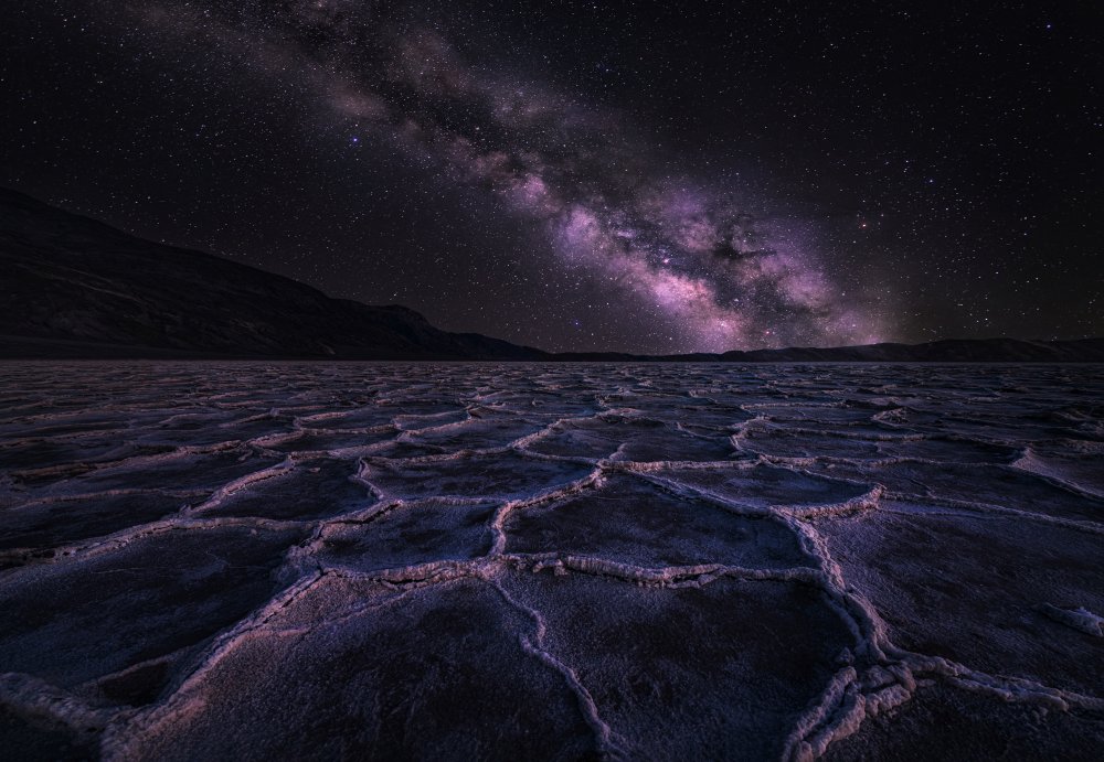 Arid Land in the night von Anna Zhang