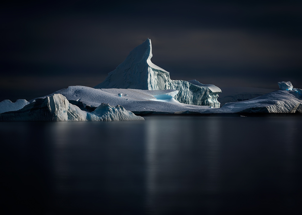 Floating Iceberg, Antarctica von Annie Poreider